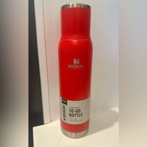 Stanley Red To-Go Adventure Water Bottle 1.4 quarts